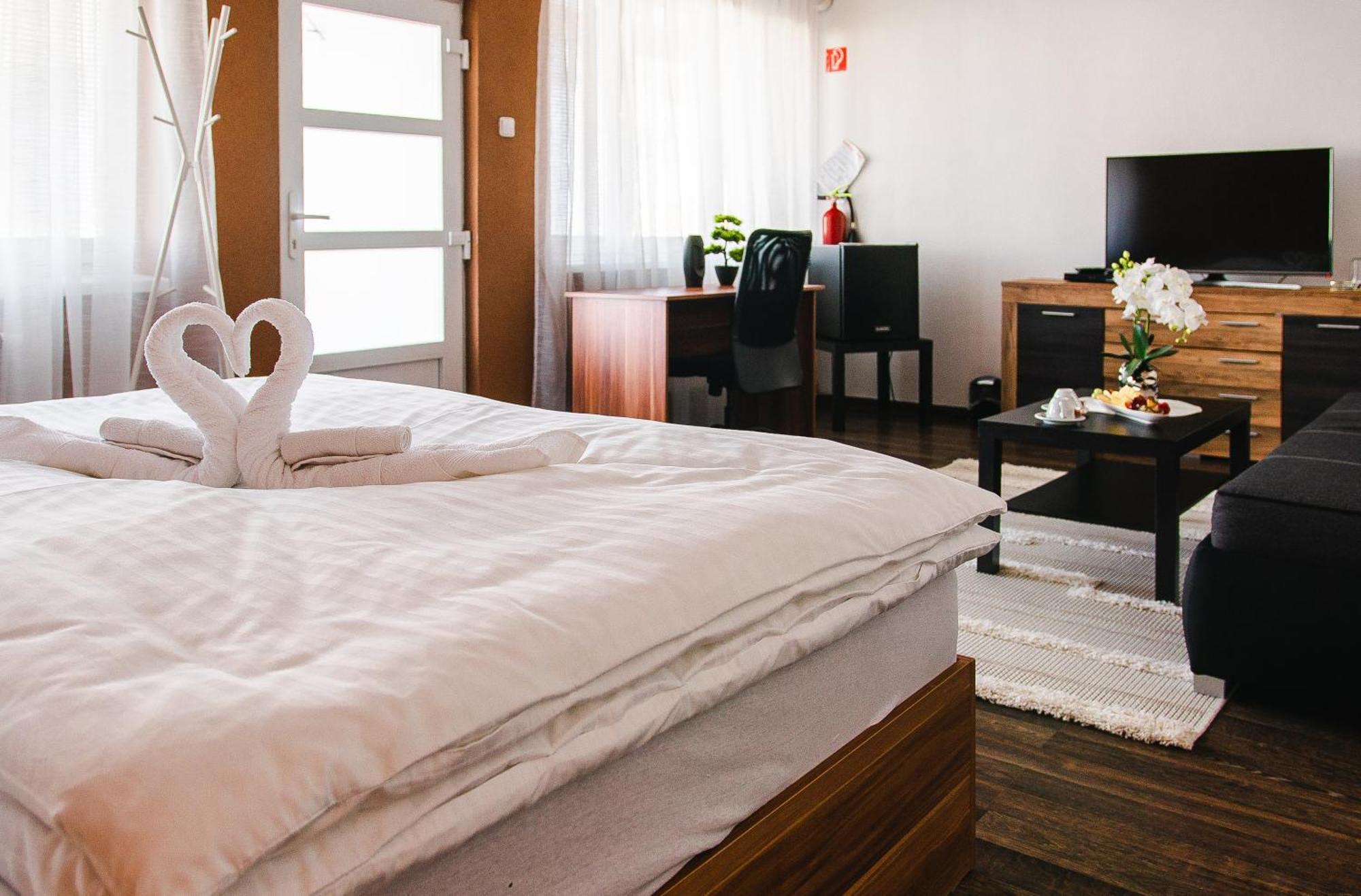 Hotel Aerocafe Partizánske Zewnętrze zdjęcie