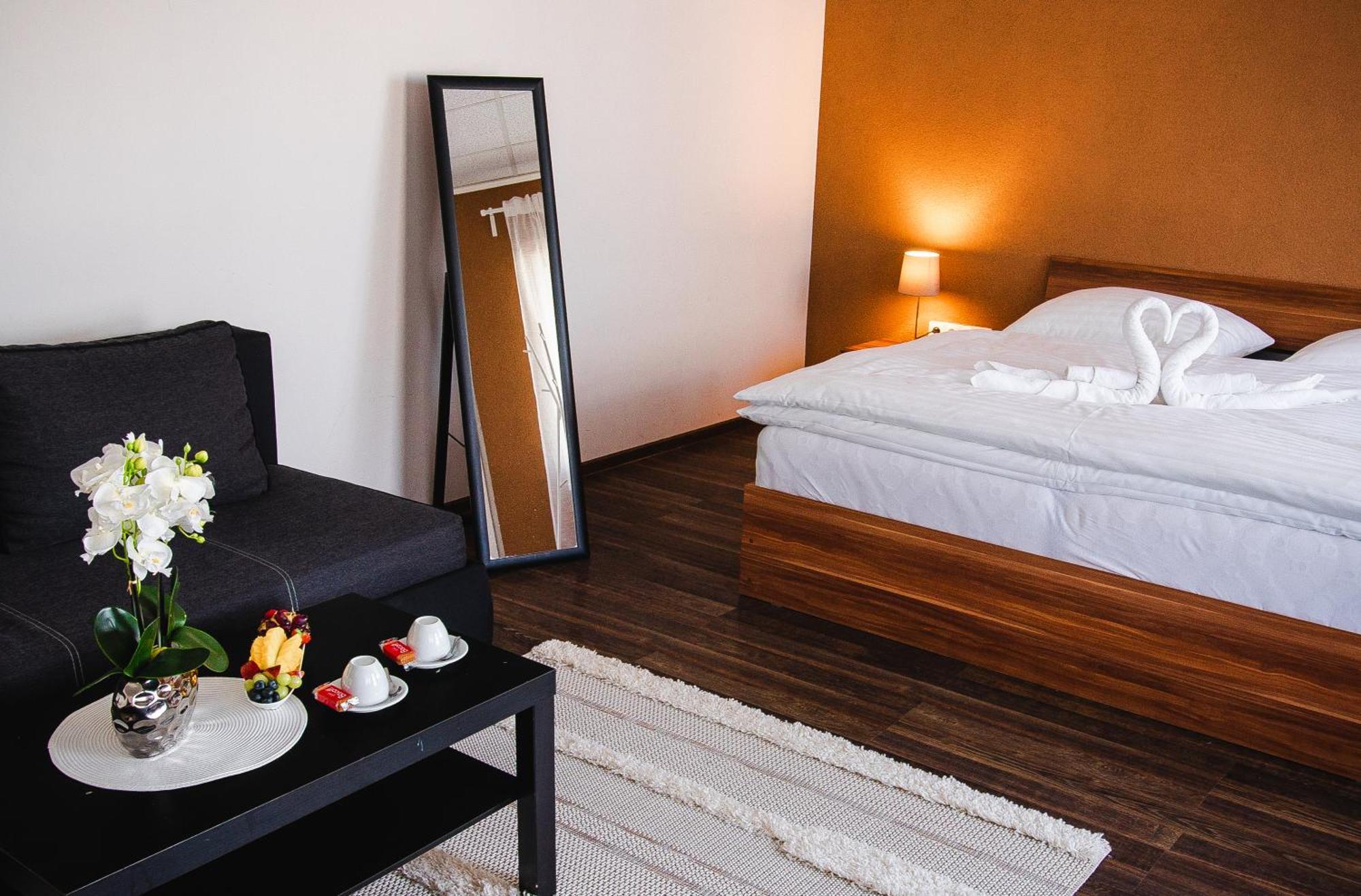 Hotel Aerocafe Partizánske Zewnętrze zdjęcie