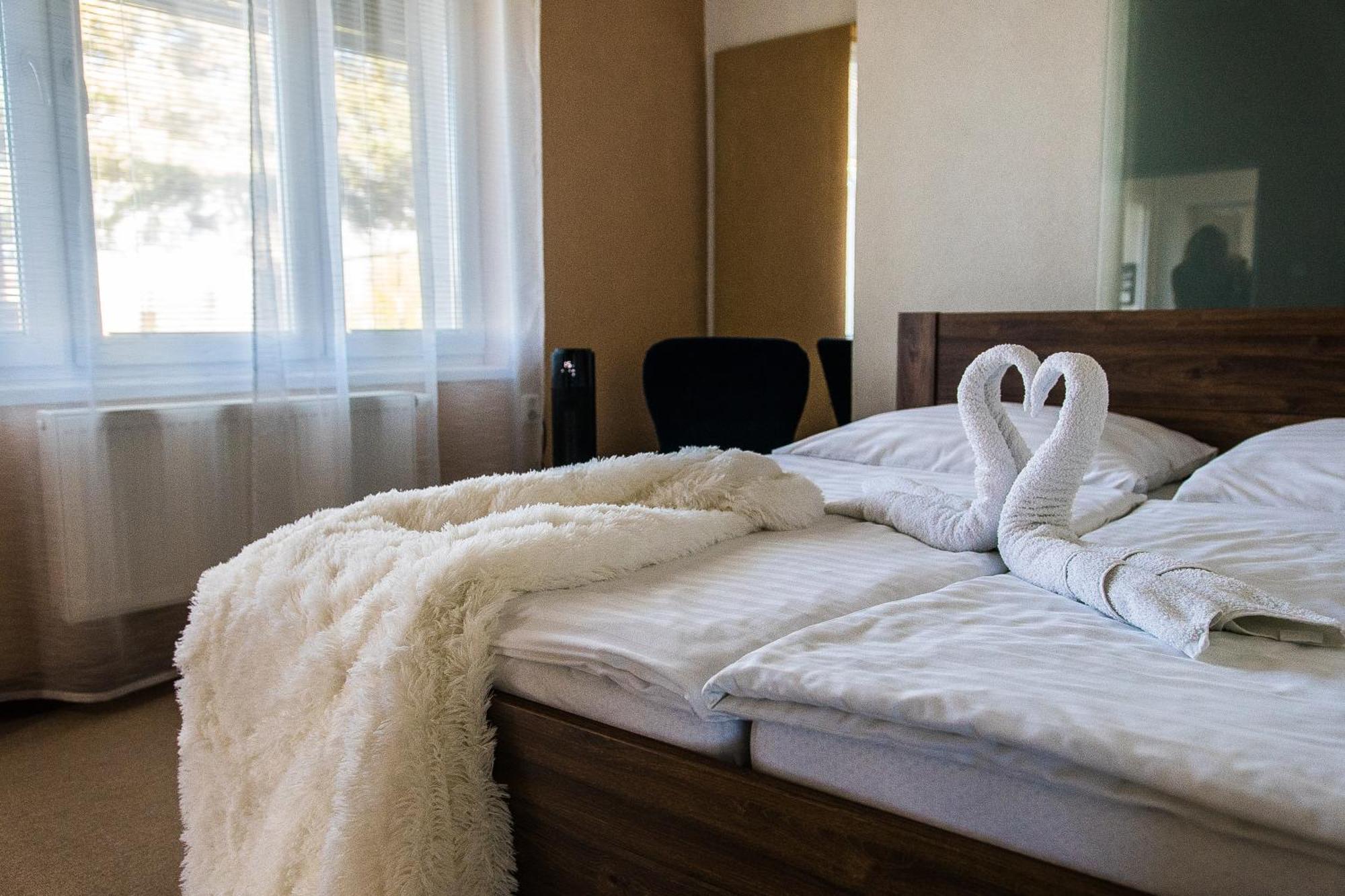 Hotel Aerocafe Partizánske Zewnętrze zdjęcie